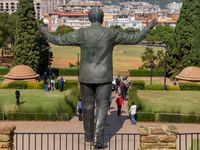 Nelson Mandela Statue